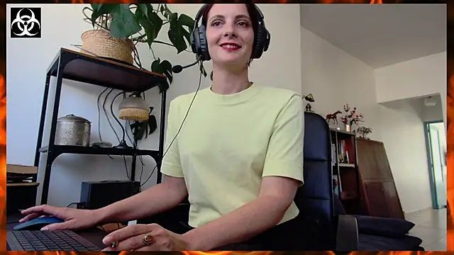 LanaCorona online show from September 19, 1:54 pm