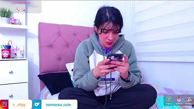 Vannessa  Shy online show from September 26, 12:30 am