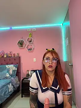 Luna Paris  online show from October 10, 10:58 pm