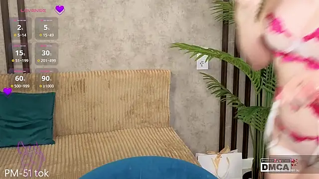 Holl1Would online show from March 2, 5:08 am