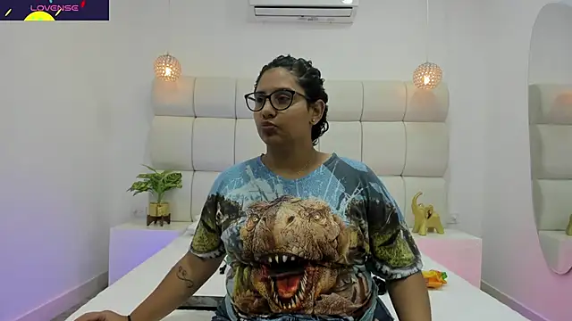 Snapshot of DanielleEvans_ chatting on October 14, 11:24 am DanielleEvans online show from October 14, 11:24 am