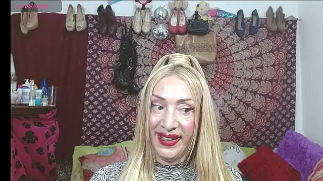 elena evans online show from February 28, 7:02 pm