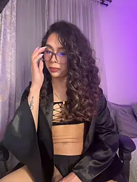 Samantha Bernardo online show from April 9, 4:48 am