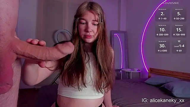 alicekaneky online show from January 8, 9:41 pm