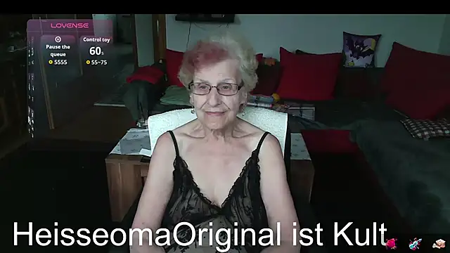 HeisseomaOriginal online show from June 4, 7:13 am
