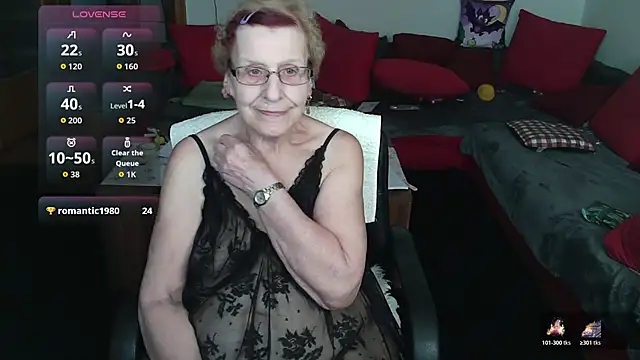 HeisseomaOriginal online show from November 7, 8:42 am