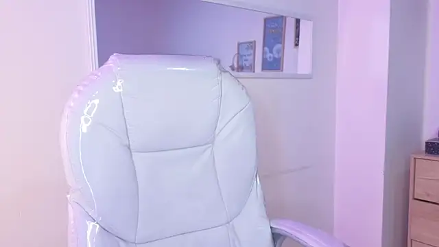 bluee hazell online show from November 29, 12:31 pm