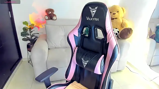 eval lee18 online show from October 6, 3:12 am