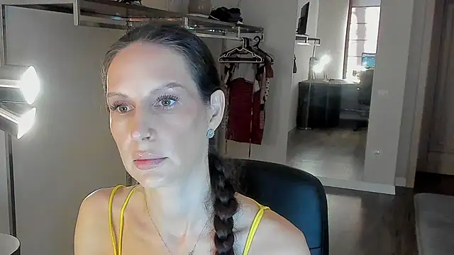 Mila Anders online show from April 20, 5:10 am