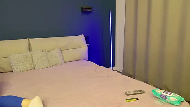 Mila Anders online show from September 9, 4:23 am