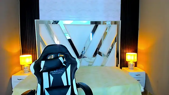 Linda4Petite online show from November 12, 6:39 pm