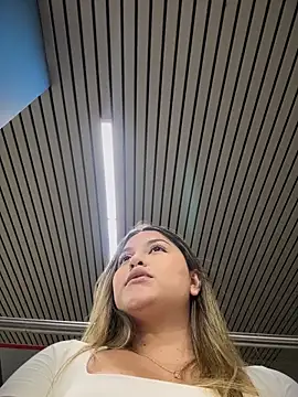 lunablossom  online show from March 18, 12:26 am