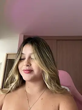 lunablossom  online show from October 21, 9:30 pm