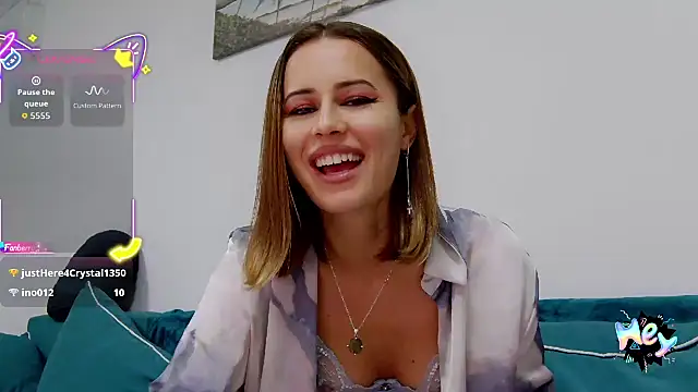 Snapshot of crystalmoon___ chatting on October 3, 10:26 pm crystalmoon    online show from October 3, 10:26 pm