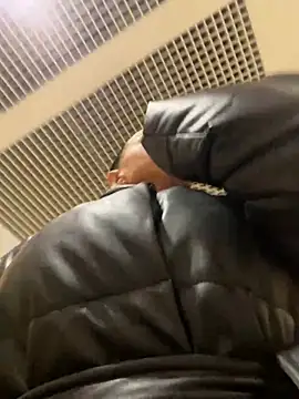 CrazzyChicks online show from March 12, 7:00 am