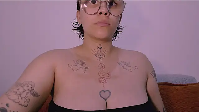 Lilmuh  online show from January 17, 1:46 am