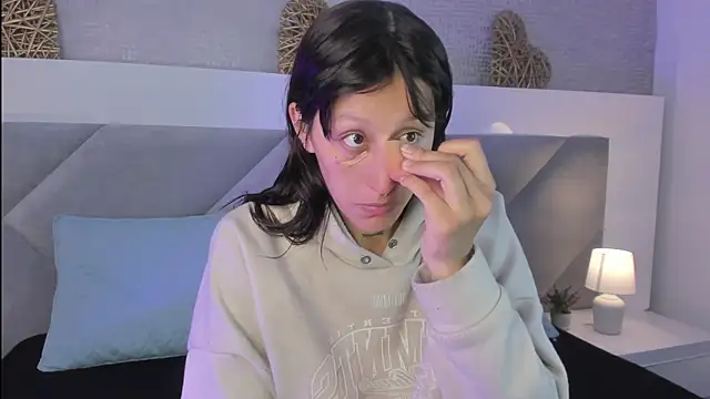 Mariana Joness online show from April 7, 2:46 am