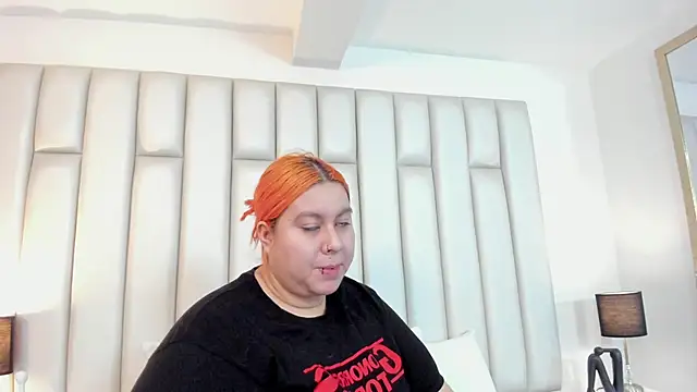 aandreaperez online show from September 20, 12:25 pm