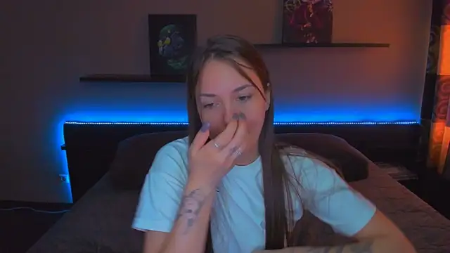 AlexaBarkley online show from March 18, 5:45 am