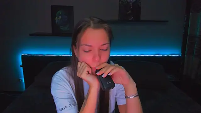 AlexaBarkley online show from December 17, 12:38 am