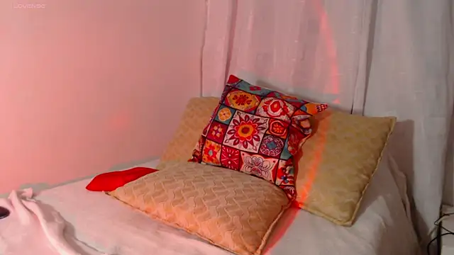 Snapshot of karlablue_ chatting on October 9, 12:26 am karlablue  online show from October 9, 12:26 am