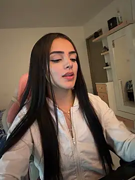 anniehart online show from March 31, 2:00 am