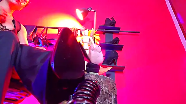 MistressSlut1 online show from April 10, 11:27 am