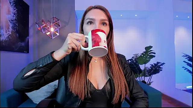 miataylorr1 online show from February 25, 11:42 am