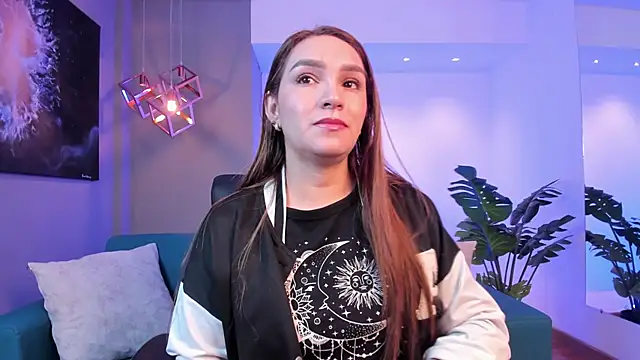 miataylorr1 online show from October 14, 11:57 am