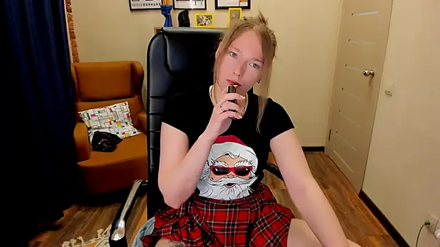  fiona Love online show from April 14, 8:09 pm