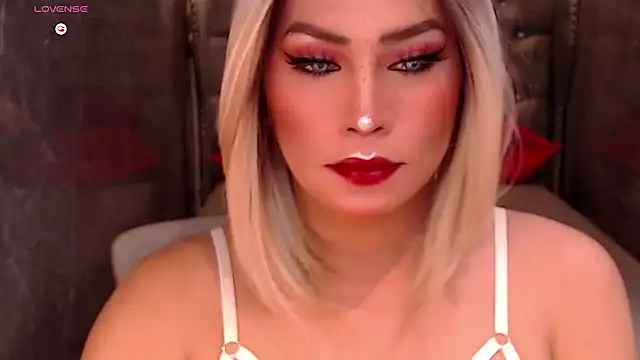 Snapshot of FUCKDOLL_Giamoore chatting on September 25, 8:39 pm FUCKDOLL Giamoore online show from September 25, 8:39 pm