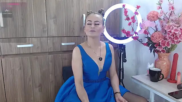 magenta maturr online show from October 6, 7:51 pm