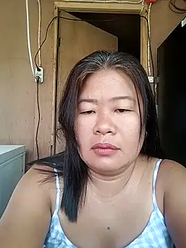 Lovelywoman43 online show from April 16, 10:34 pm