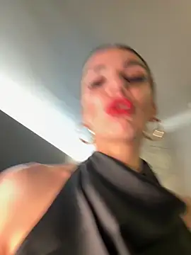 Snapshot of Bad_Giorgia chatting on September 13, 9:23 pm Bad Giorgia online show from September 13, 9:23 pm