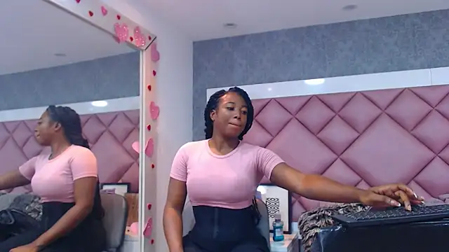 DanielaDuff online show from February 25, 7:45 pm