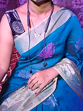 XBHUUME online show from November 14, 5:24 pm