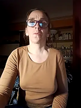 Snapshot of Dettybitch40 chatting on October 9, 4:11 pm Dettybitch40 online show from October 9, 4:11 pm