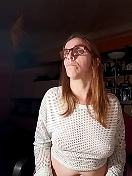 Dettybitch40 online show from November 2, 9:07 pm