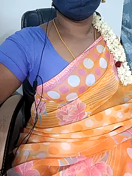 Snapshot of Tamil-hotwife chatting on October 18, 4:21 pm Tamil-hotwife online show from October 18, 4:21 pm