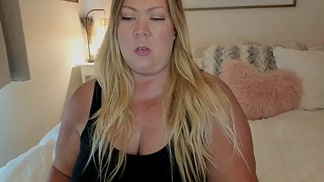 JESS LOVES online show from September 17, 5:44 pm