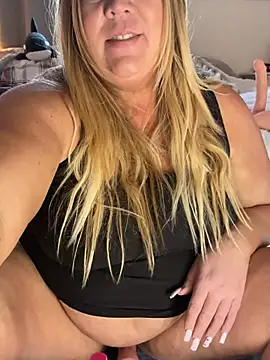 JESS LOVES online show from February 25, 9:02 pm