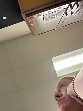 cinnatitties online show from November 3, 8:24 pm