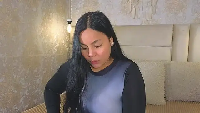 EmilyQueen3x online show from April 12, 2:42 pm