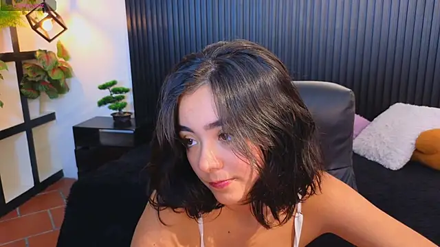 Snapshot of Ivy_Gail chatting on October 8, 4:39 am Ivy Gail online show from October 8, 4:39 am