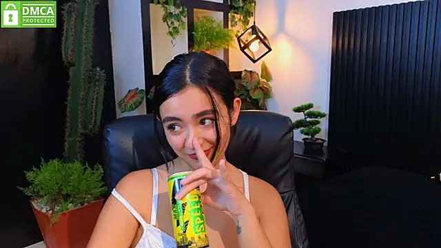 Snapshot of Ivy_Gail chatting on October 4, 5:24 am Ivy Gail online show from October 4, 5:24 am