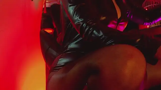 PerlaDivaio online show from December 22, 11:46 am