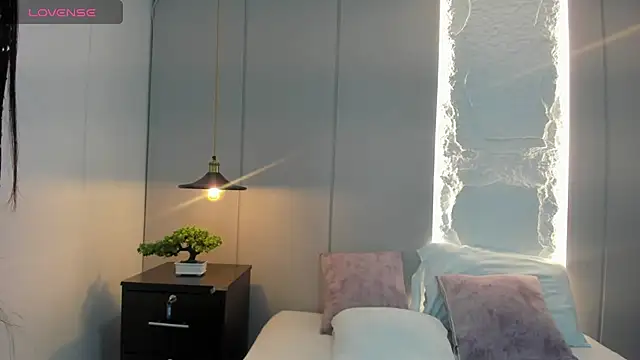 isabella florez online show from April 15, 2:12 am