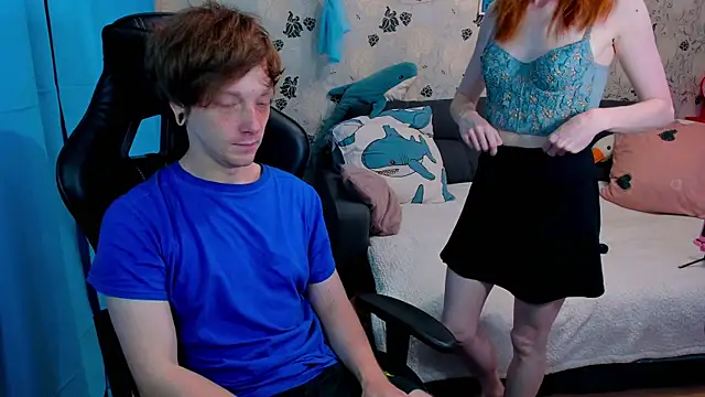 Snapshot of lakmsrrrmrrr chatting on September 17, 10:24 am lakmsrrrmrrr online show from September 17, 10:24 am