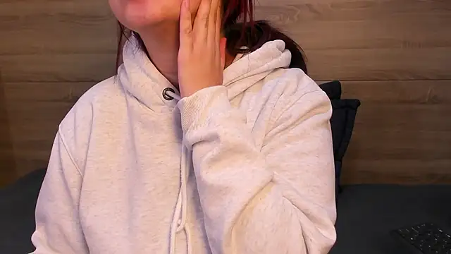 madelaine blosson online show from March 18, 10:53 am