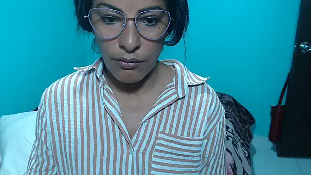 kateleyagrey online show from February 11, 7:26 pm